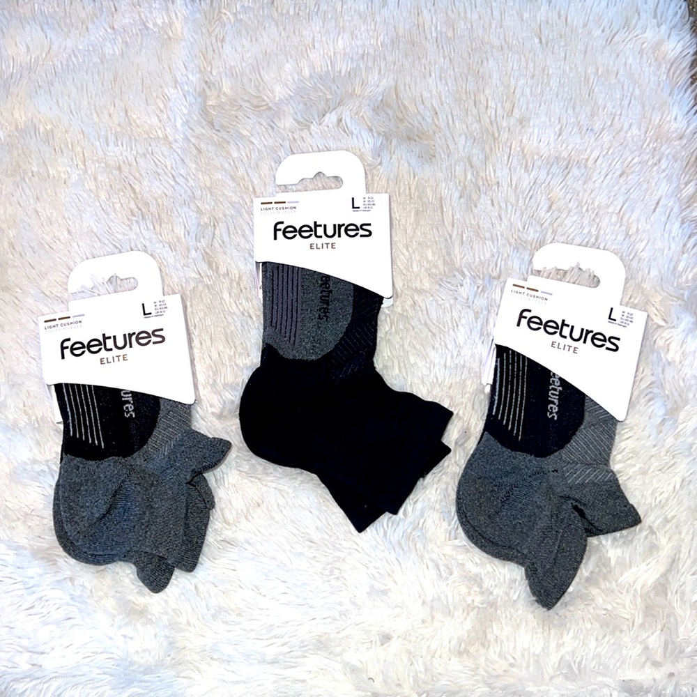 FEETURES ELITE LIGHT CUSHION ANKLES and QUARTER socks
